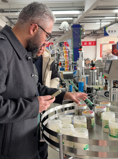 海外客户惊叹德仕达智能设备的技术